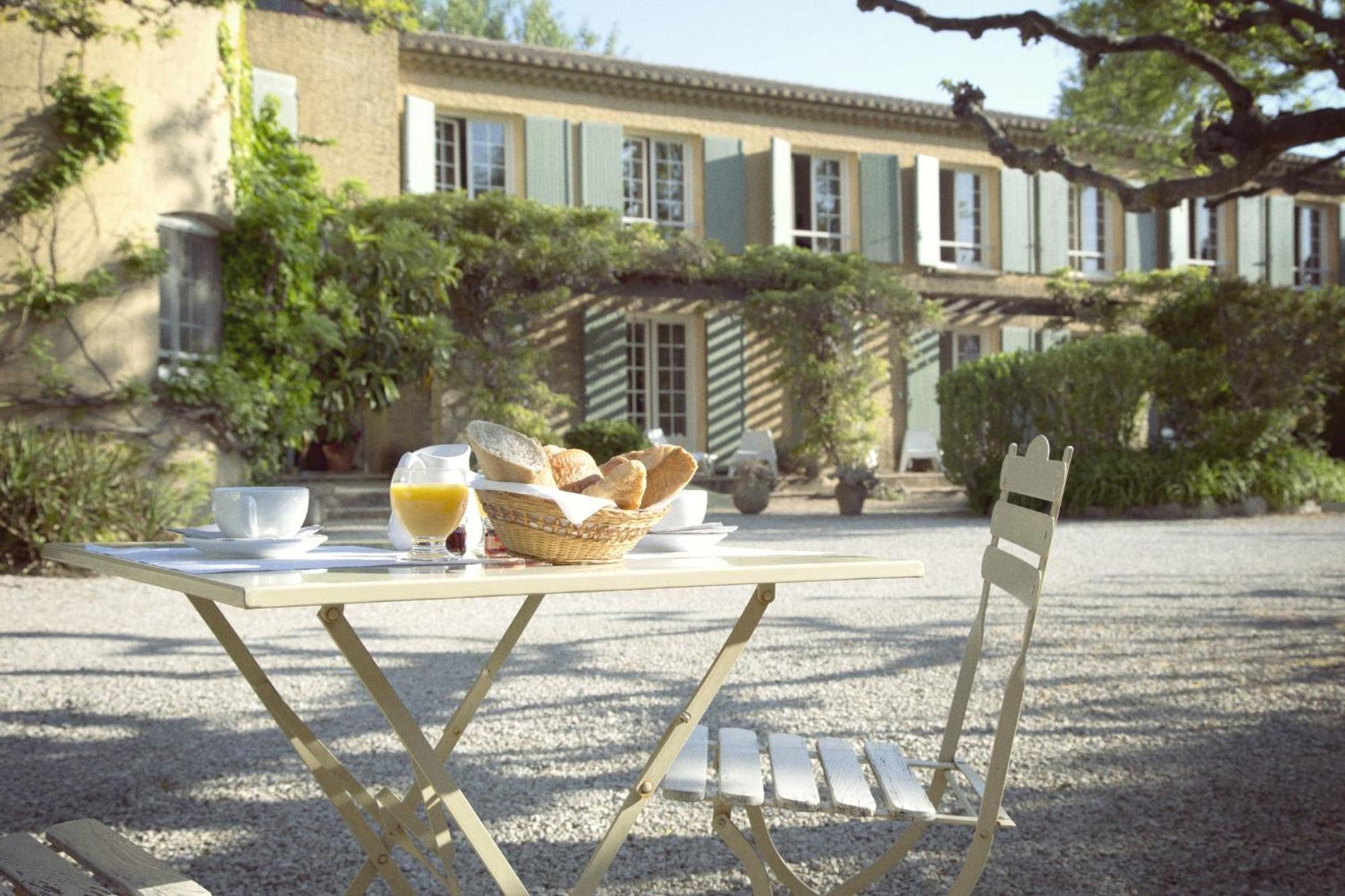 Logis Hôtel Castel Mouisson Barbentane Exterior foto